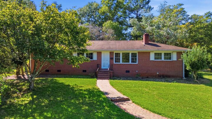 Property Photo:  309 Eskew Cir Circle  SC 29621 