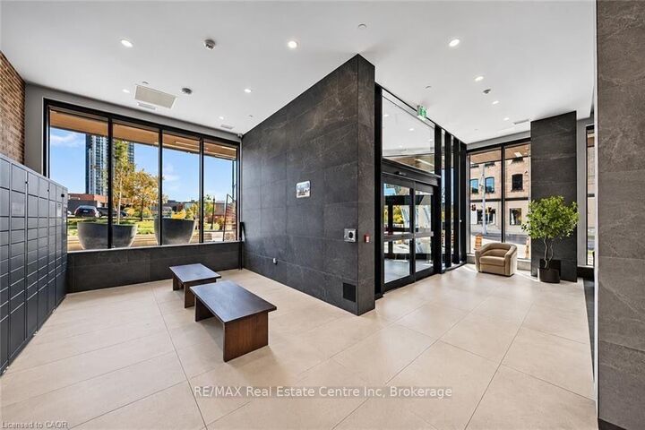 Property Photo:  30 Francis Street 2512  ON N2G 0H1 