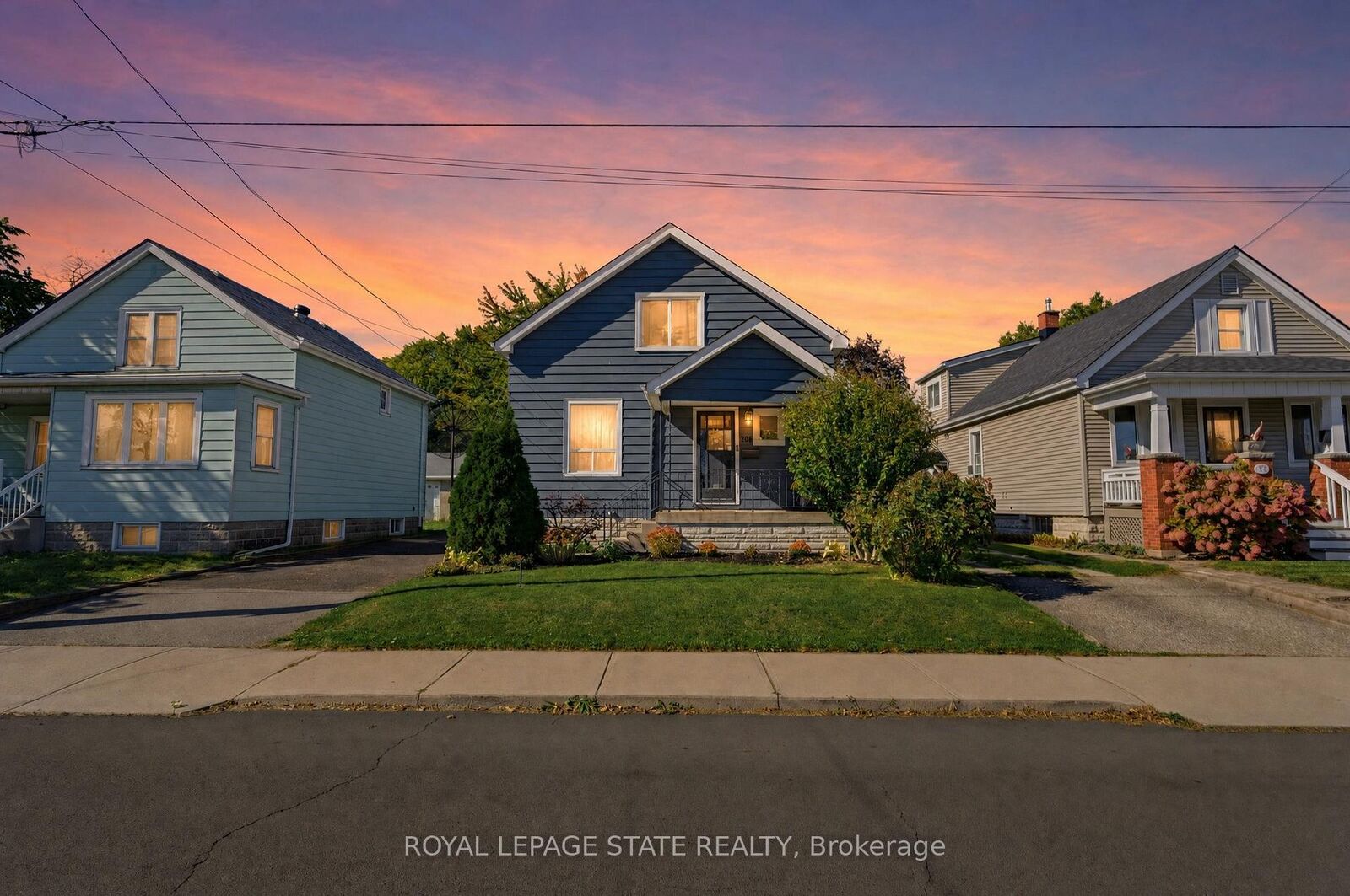 Property Photo:  206 Craigroyston Road  ON L8K 3K3 