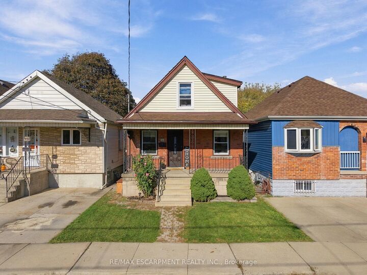Property Photo:  153 Albany Avenue  ON L8H 2H7 
