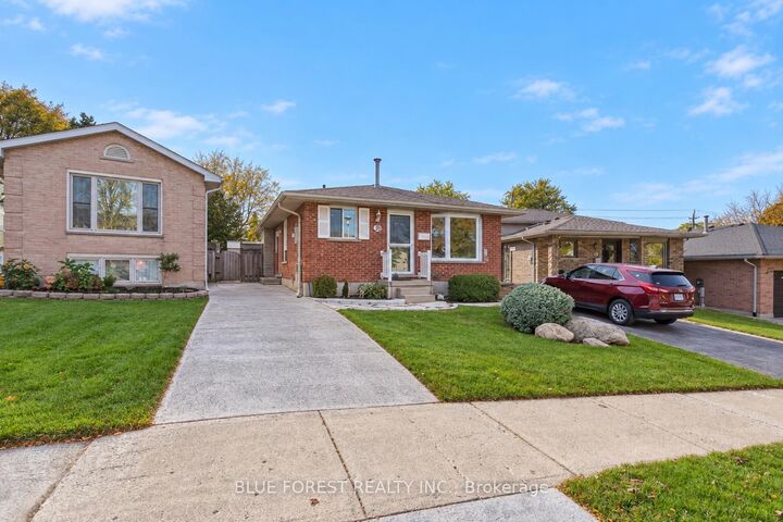 Property Photo:  39 Gerald Crescent  ON N5Z 5A4 