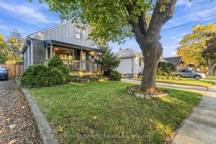 Property Photo:  794 Strand Street  ON N5Y 1T3 