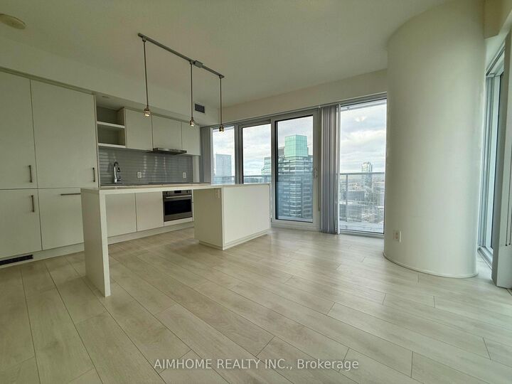 Property Photo: 88 Harbour Street 5304 ON M5J 0C3