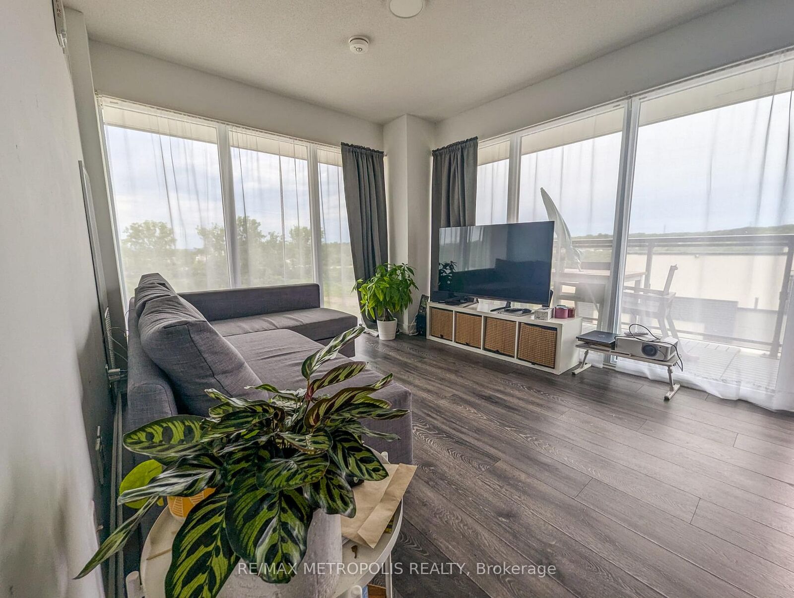 Property Photo:  1117 Cooke Boulevard W A506  ON L7T 0C6 