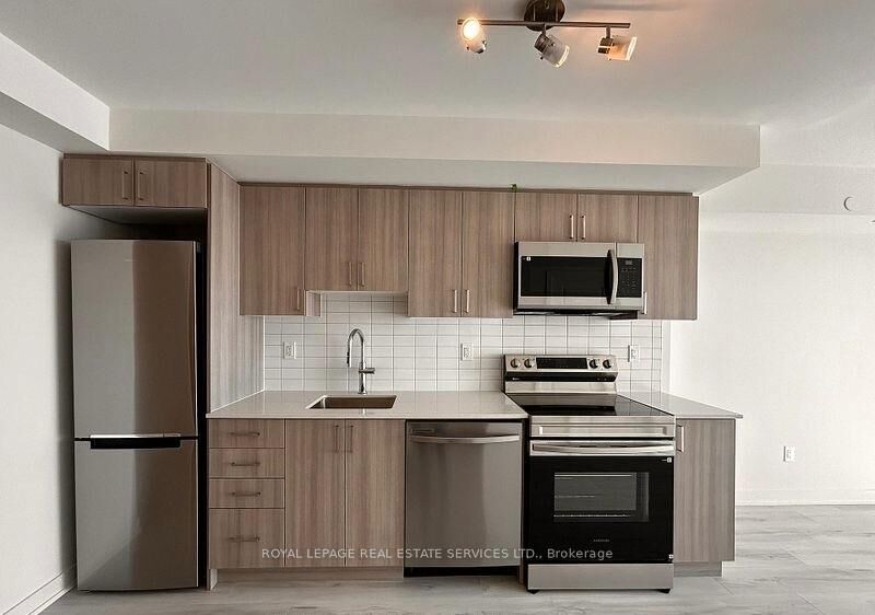 Property Photo:  1010 Sandy Beach Road 1707  ON L1W 0C7 