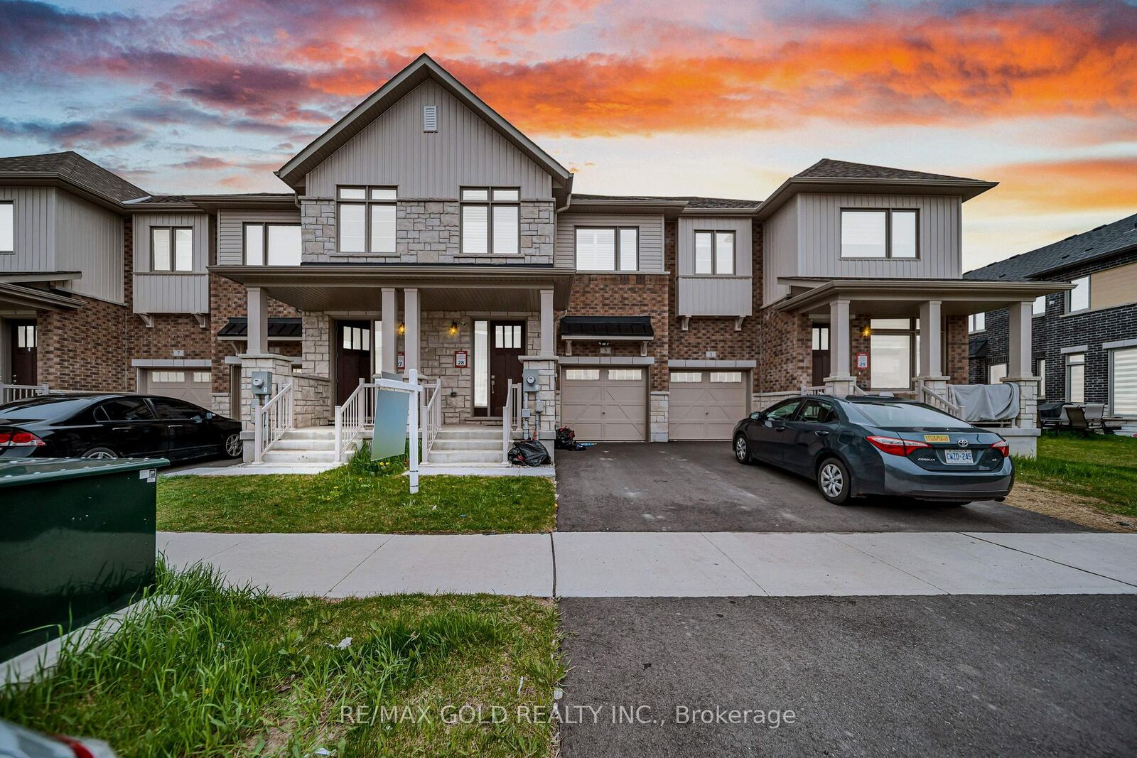Property Photo:  5 Capton Street  ON N3T 0X5 