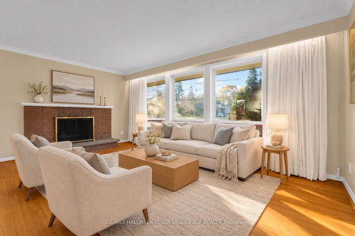 Property Photo:  126 Steel Street  ON L4M 2G2 