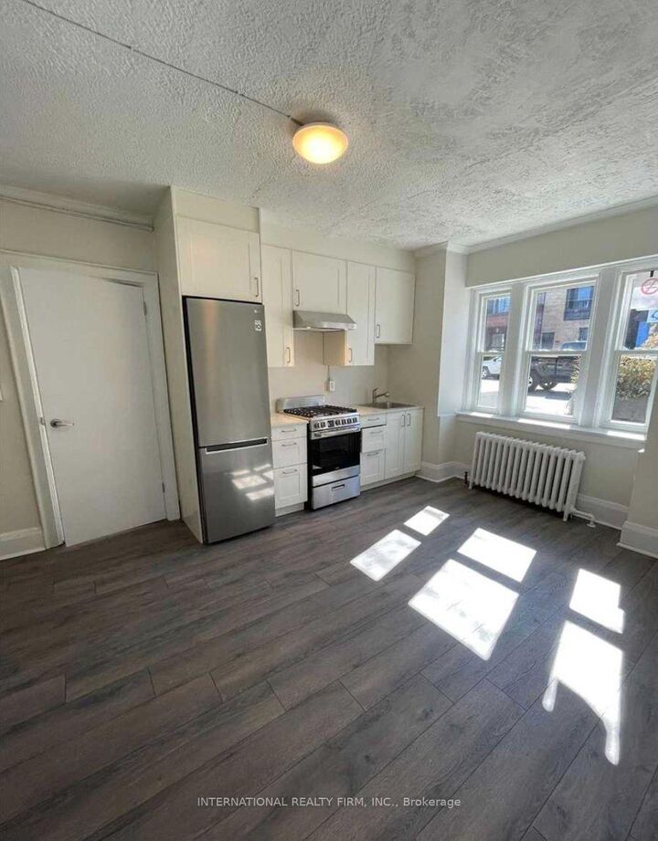 Property Photo:  1094 College Street 1  ON M6H 1B3 