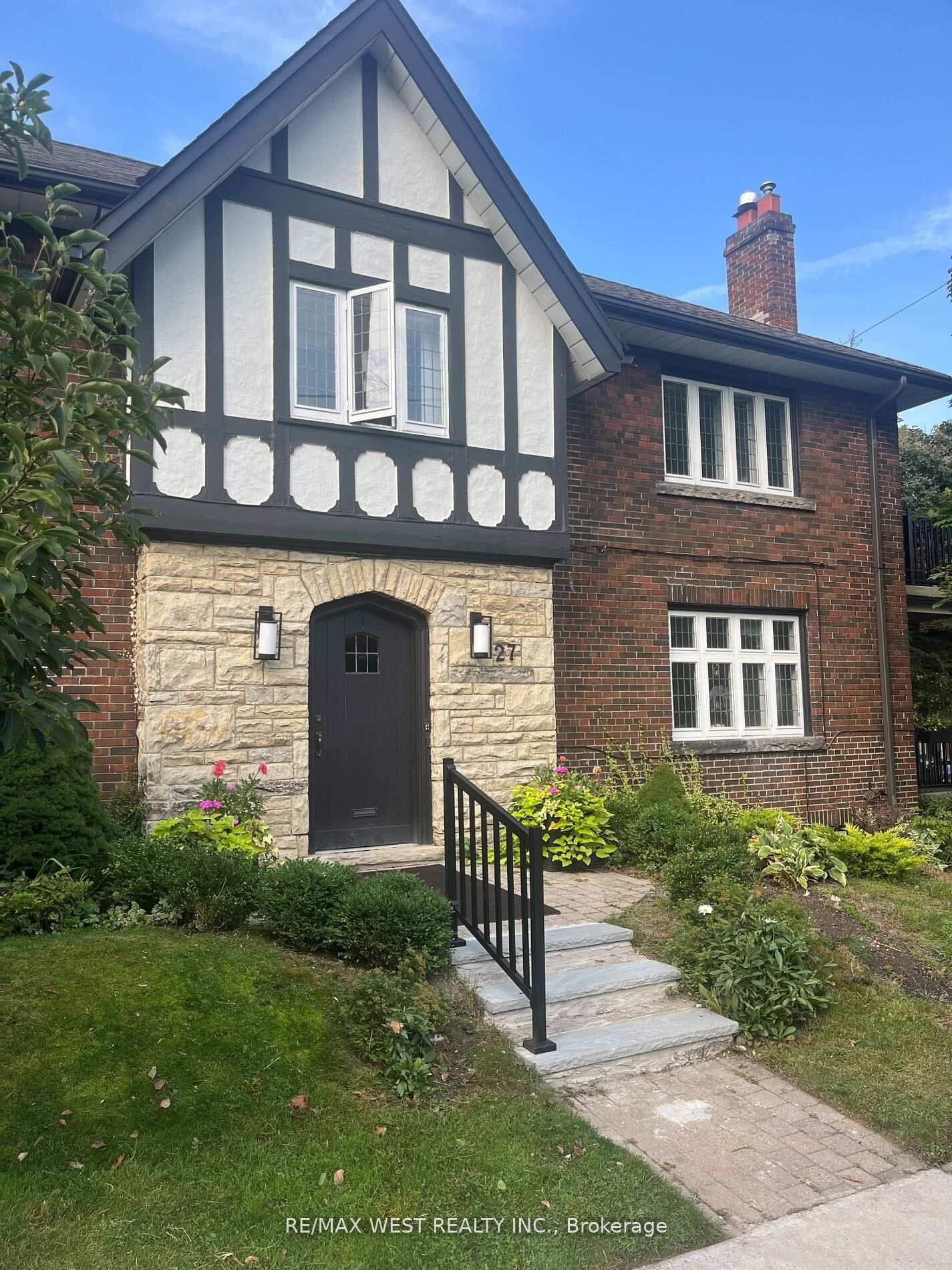 Property Photo:  27 Oakview Avenue Main  ON M6P 3J3 