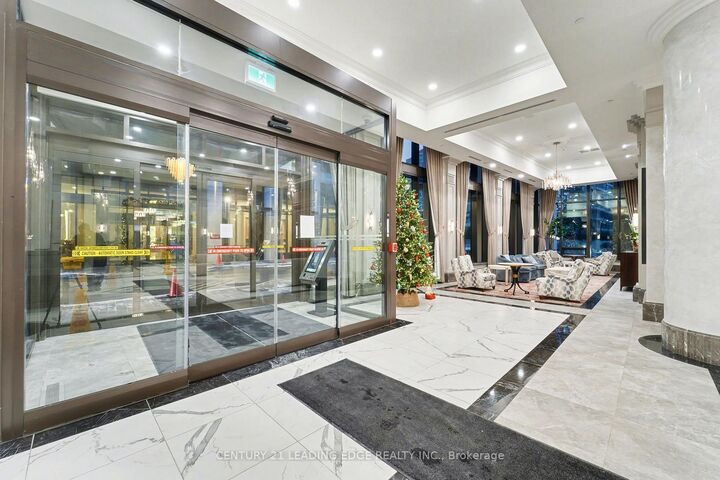 Property Photo:  30 Elm Drive W  ON L5B 0N6 