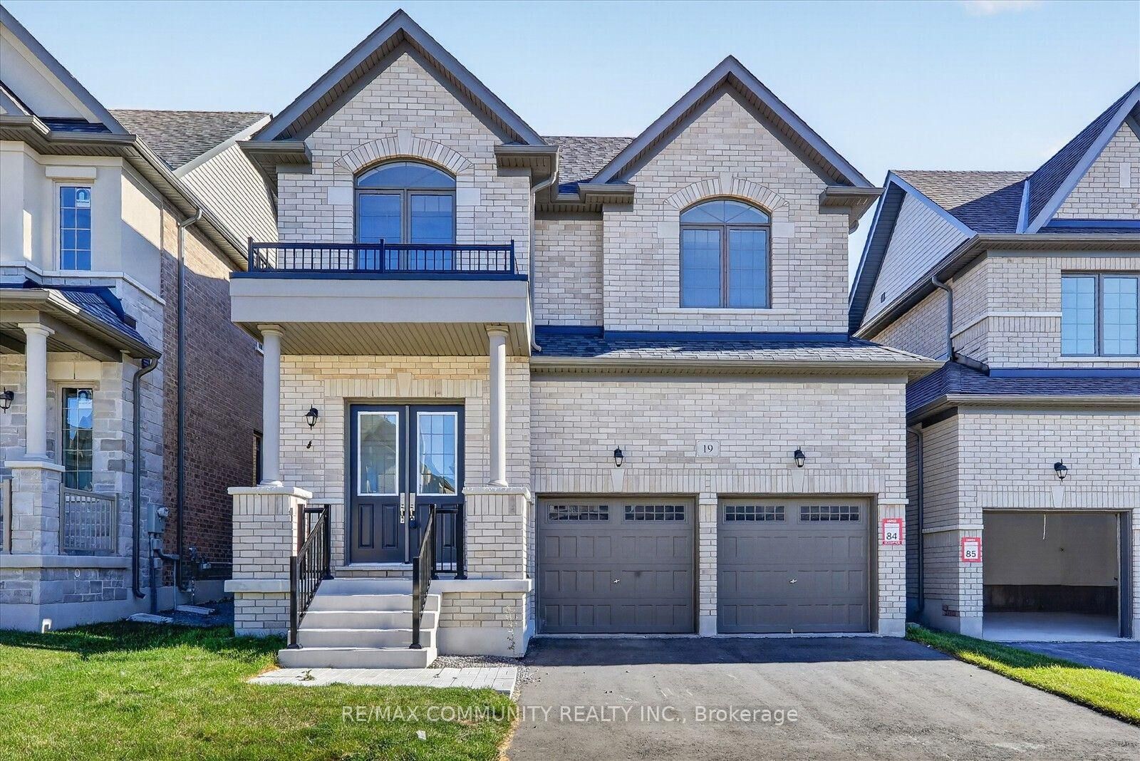 Property Photo:  19 Rogerson Street  ON L1B 0W4 