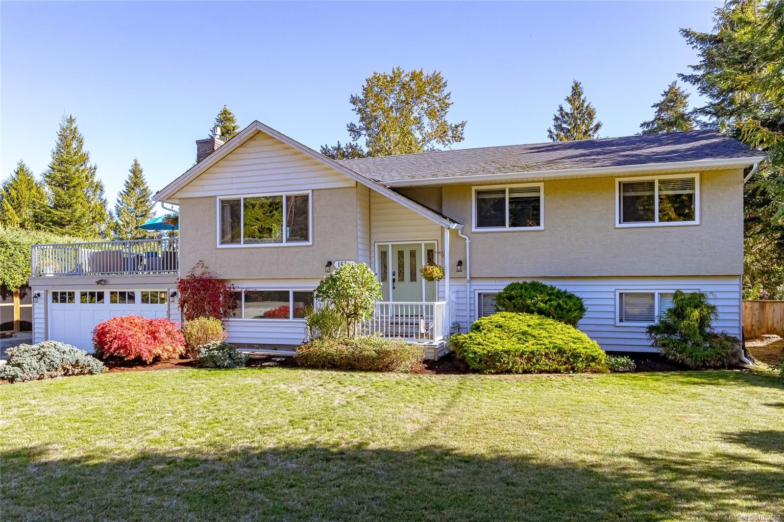 Property Photo:  1650 Yeo St  BC V9P 9C7 