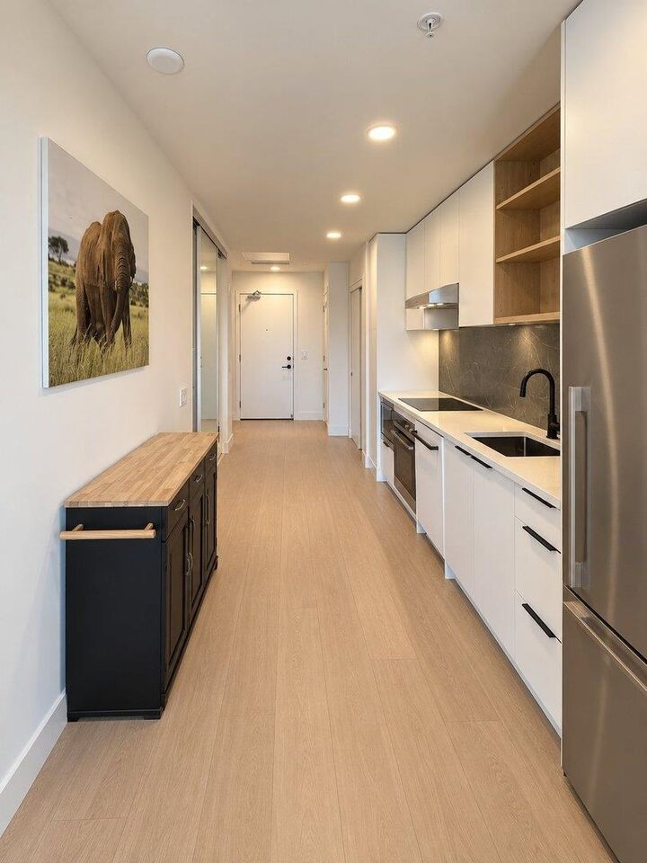Property Photo:  422 E 3rd Street 558  BC V7L 0K1 