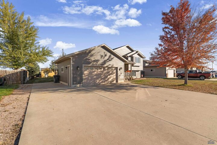 Property Photo: 664 Airway Ct SD 57719