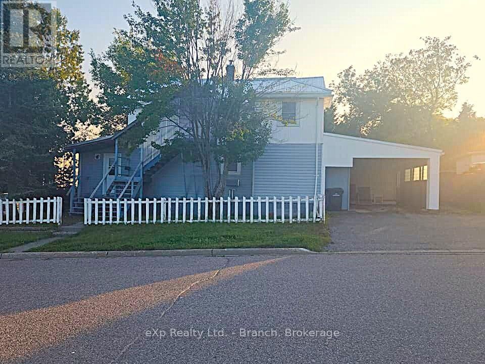 Property Photo:  58 Second Street East  ON P2N 1R5 