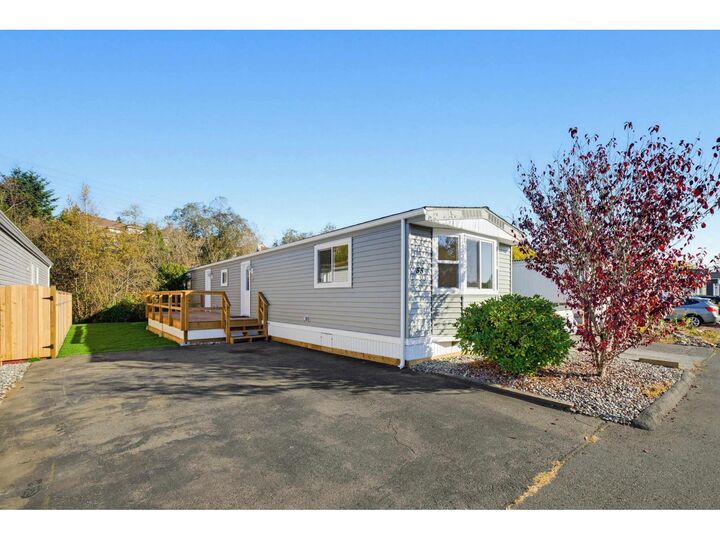 Property Photo: 3300 Horn Street 55 BC V2S 7Y6
