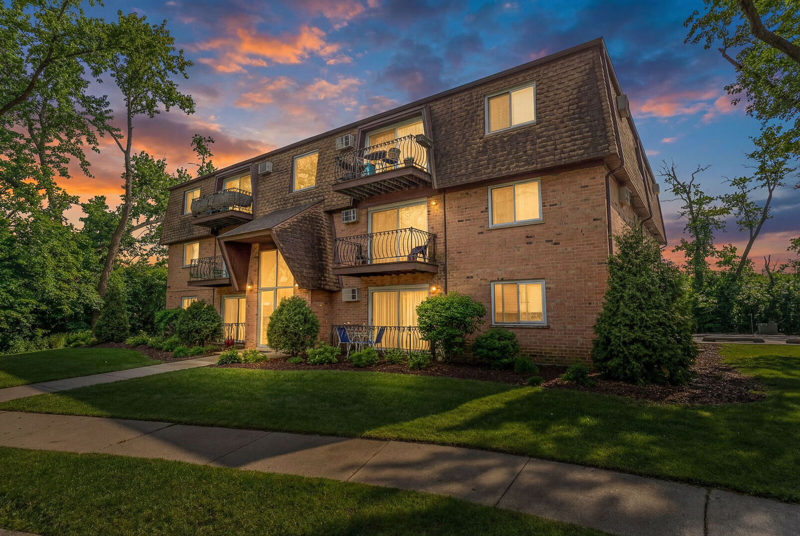 Property Photo: 4809 Engle Road 1C IL 60803