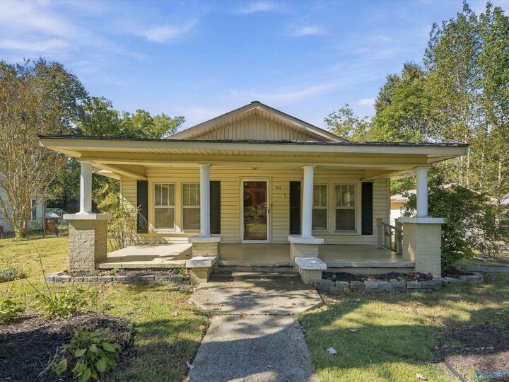 Property Photo: 406 Larkin Street AL 35768