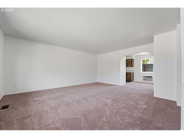Property Photo:  5750 SW 167th Ave  OR 97007 