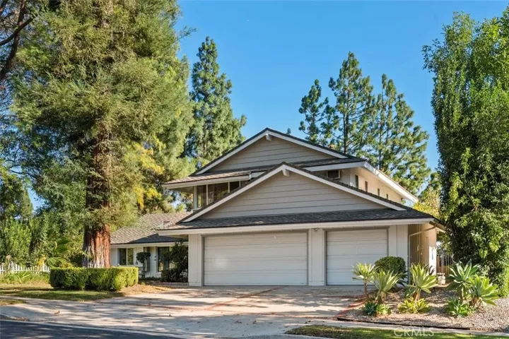 Property Photo:  18854 Muirkirk  CA 91326 