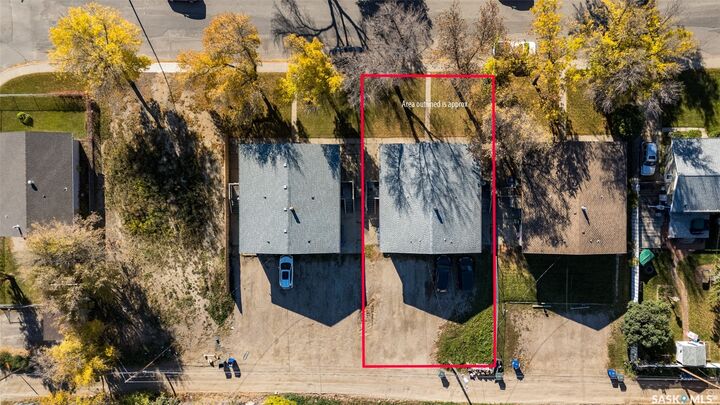 Property Photo:  574 26th Street E  SK S6V 1V5 