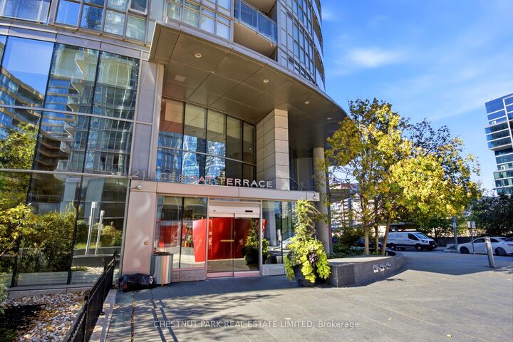Property Photo:  21 Iceboat Terrace 727  ON M5V 4A9 