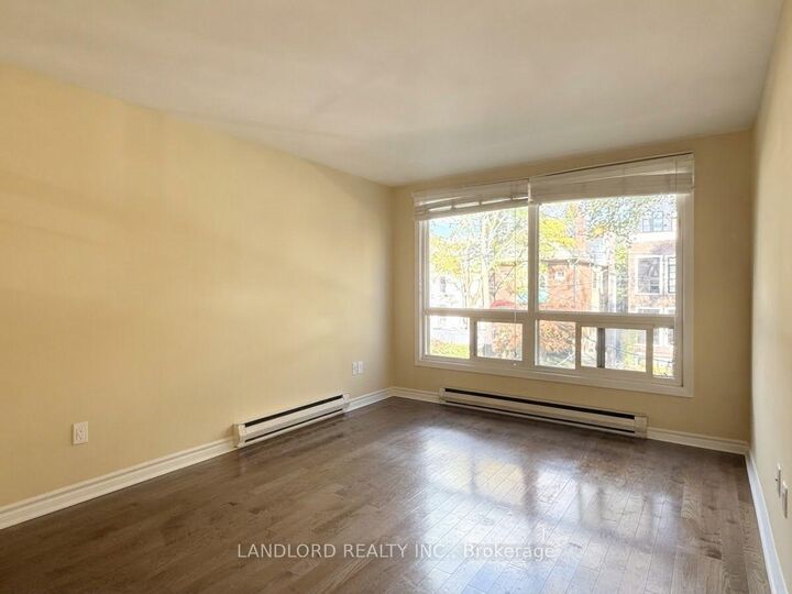 Property Photo:  176 Howland Avenue 201  ON M5R 3B6 