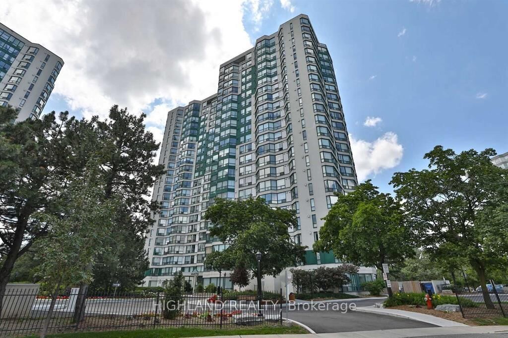 Property Photo:  4470 Tucana Court 412  ON L5R 3K8 