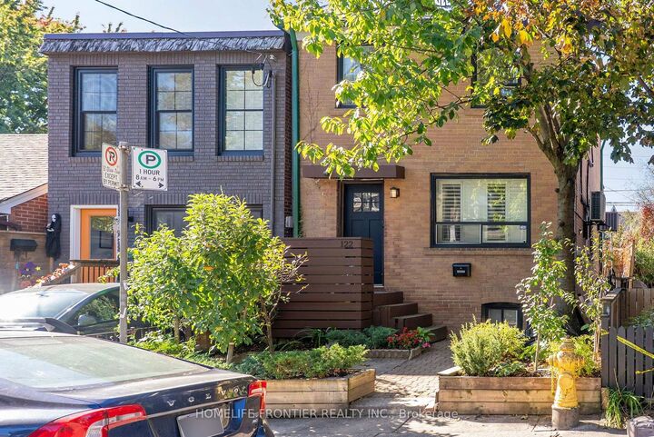 Property Photo:  122 Manning Avenue Upper  ON M6J 2K5 