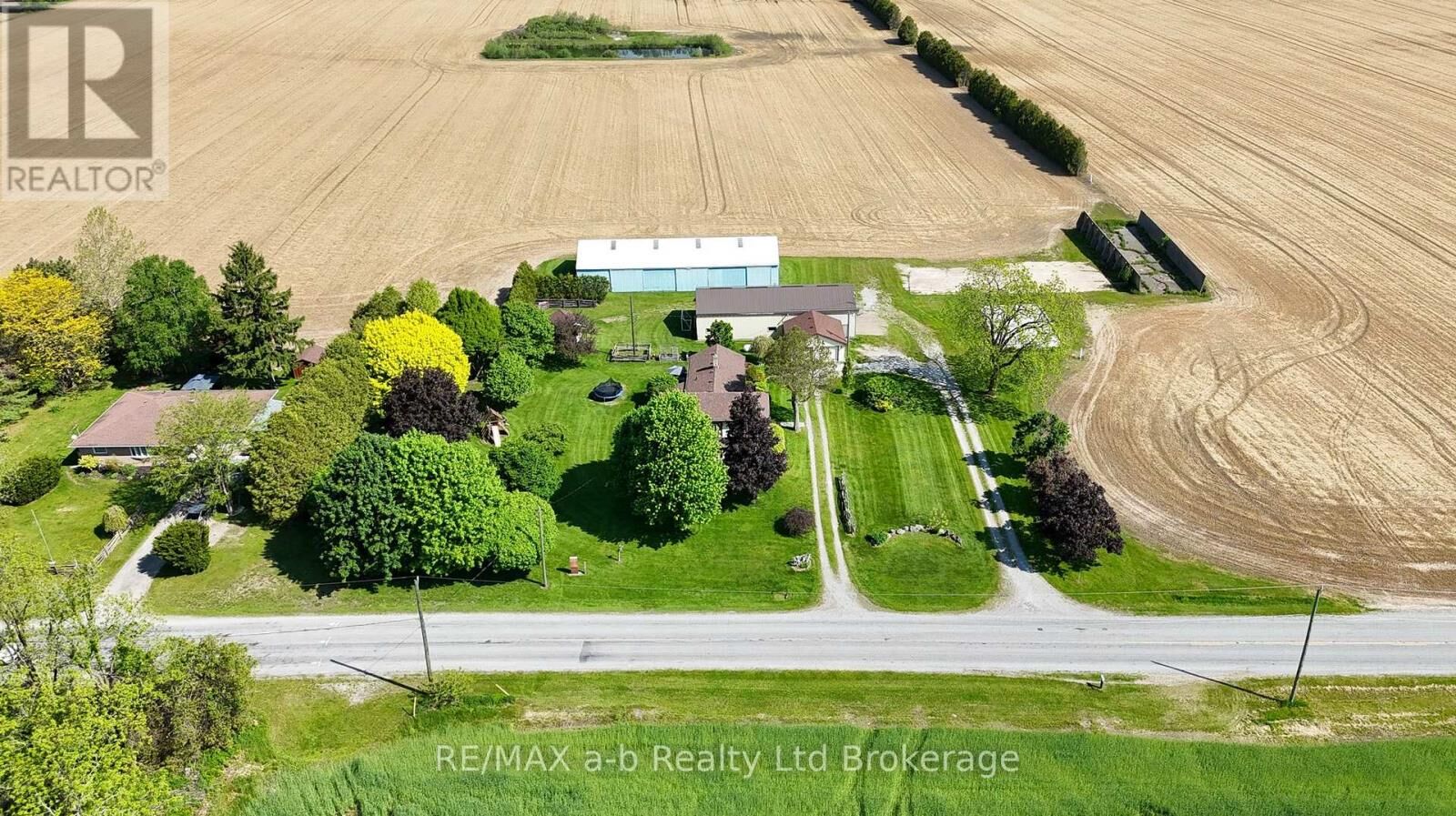 Property Photo:  1813 Norfolk County 19 Road West  ON N0E 1V0 