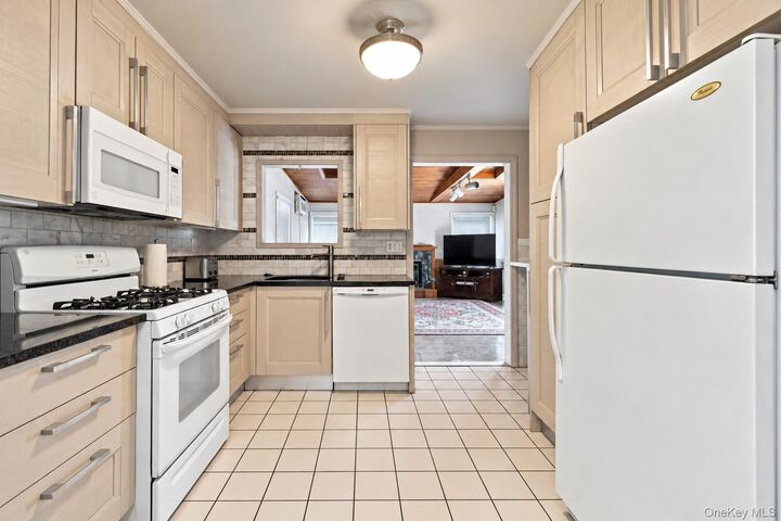 Property Photo:  146 Overlook Street  NY 10552 
