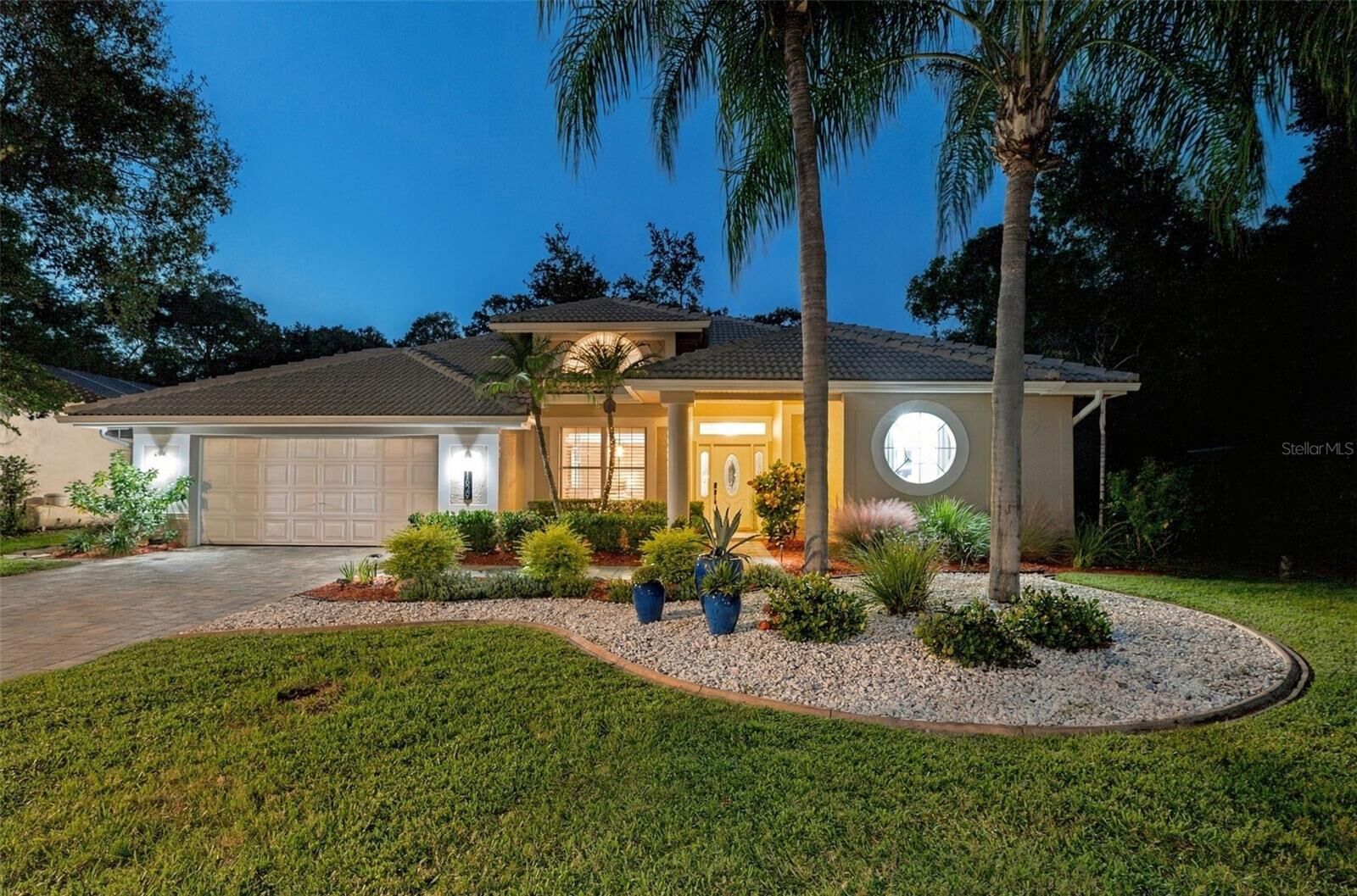 Property Photo: 1829 Foxboro Court FL 34677