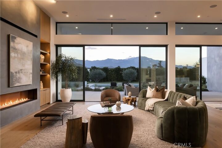 Property Photo: 3 Wren Court CA 92270