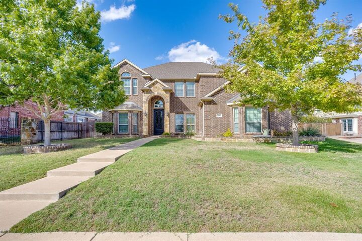 Property Photo:  2605 Winding Creek Drive  TX 76065 