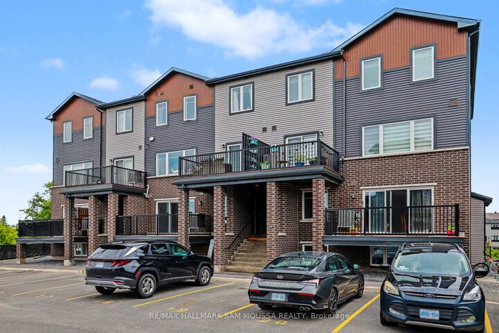 Property Photo:  215 Eldorado Private A  ON K2K 0N9 