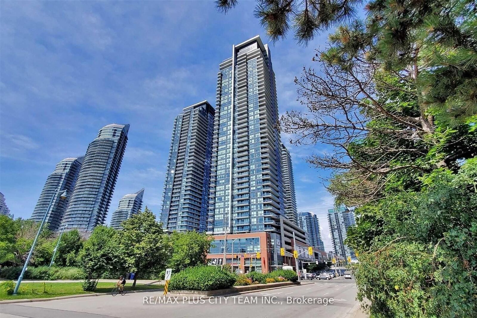 Property Photo:  2200 Lake Shore Boulevard W 4905  ON M8V 1A4 