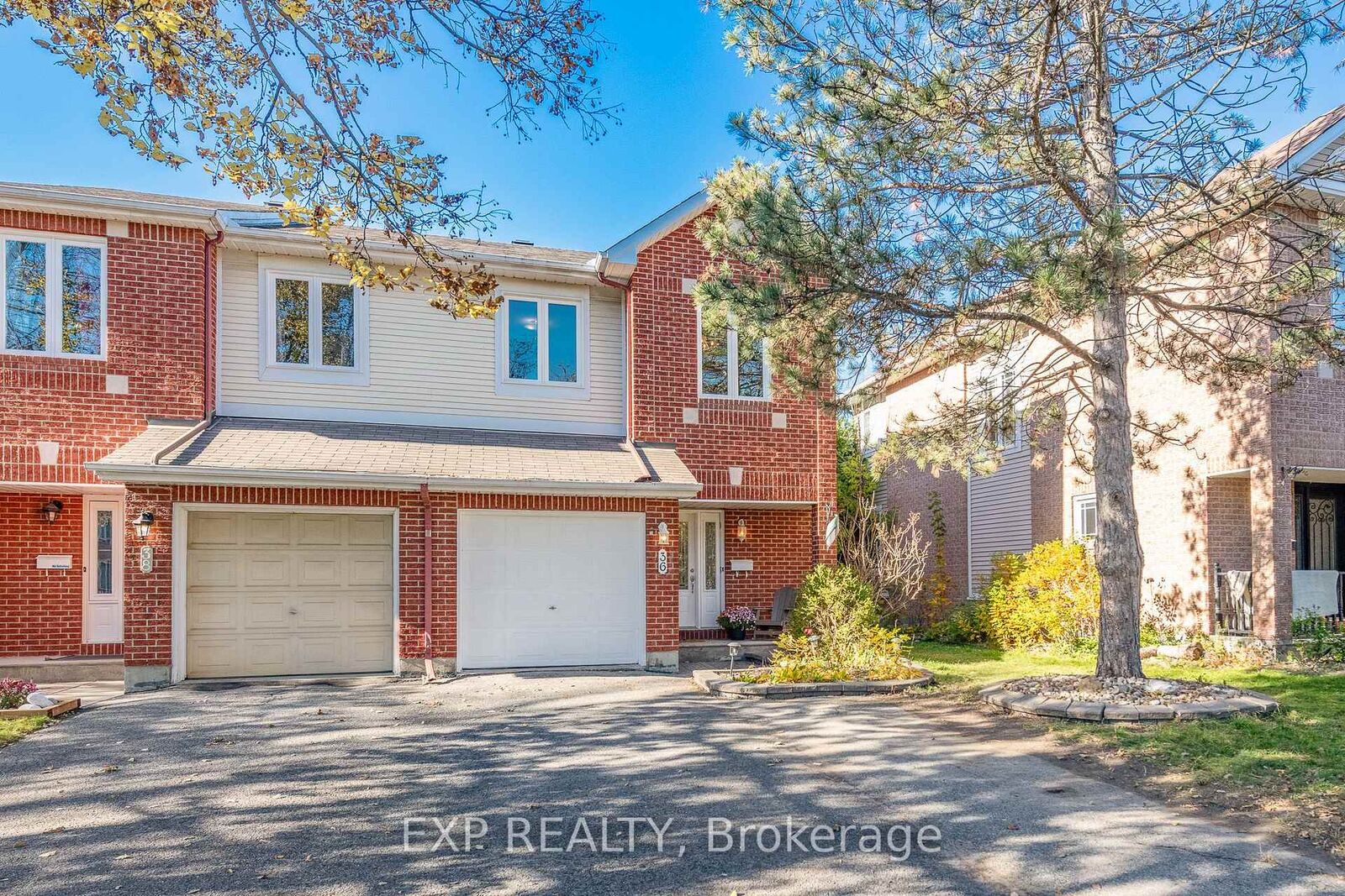 Property Photo:  36 Meadowbreeze Drive  ON K2M 2L6 