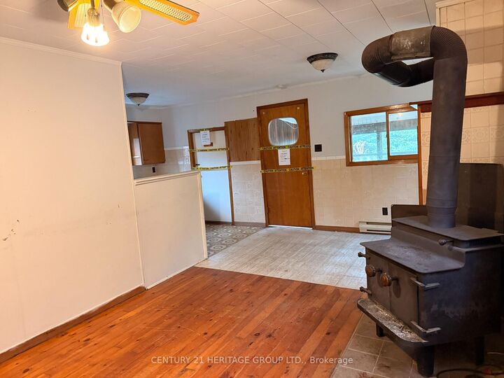 Property Photo:  714 10th Line  ON L9S 3N8 