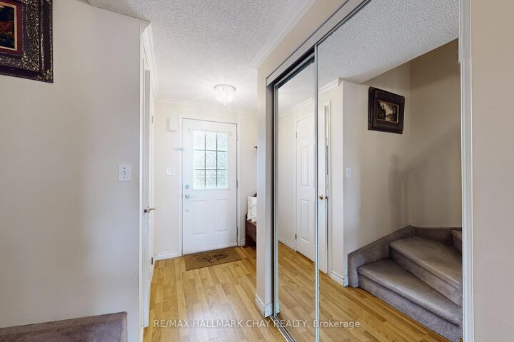 Property Photo:  87 Wessenger Drive  ON L4N 8P8 