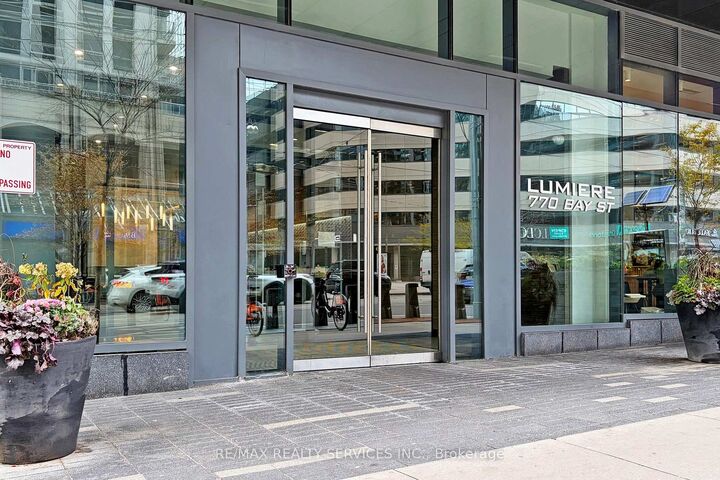 Property Photo:  770 Bay Street 1009  ON M5G 0A6 