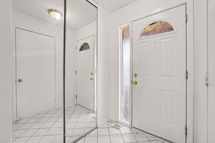 Property Photo:  277 Pickford Drive  ON K2L 3E3 