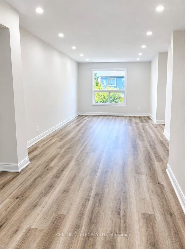 Property Photo:  52 Rusthall Way  ON L6V 3R6 