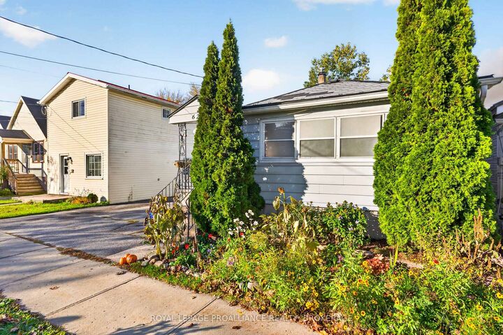 Property Photo:  628 Macdonnell Street  ON K7K 4X3 