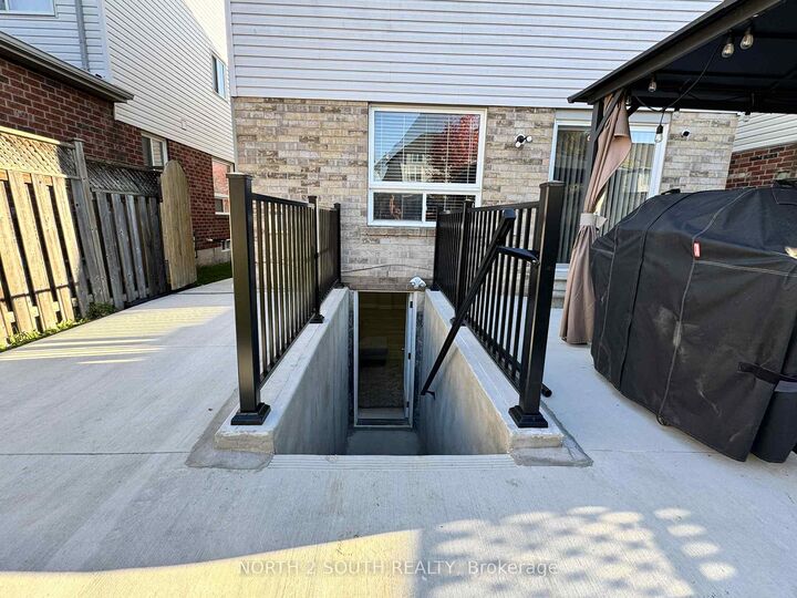 Property Photo:  88 Telegraph Drive Bsmt  ON L1P 1S4 