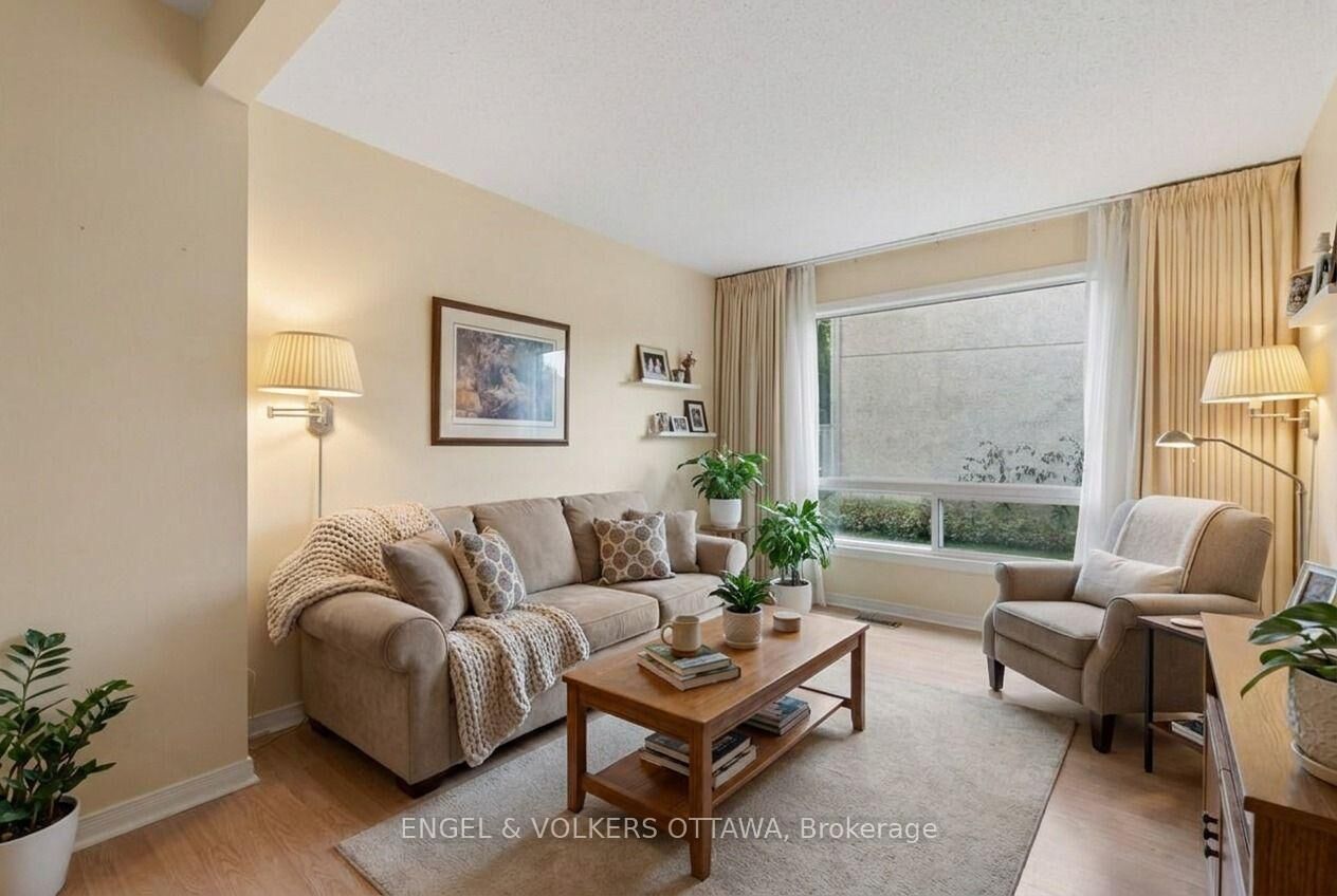 Property Photo: 1280 Cahill Drive 18 ON K1V 9R1