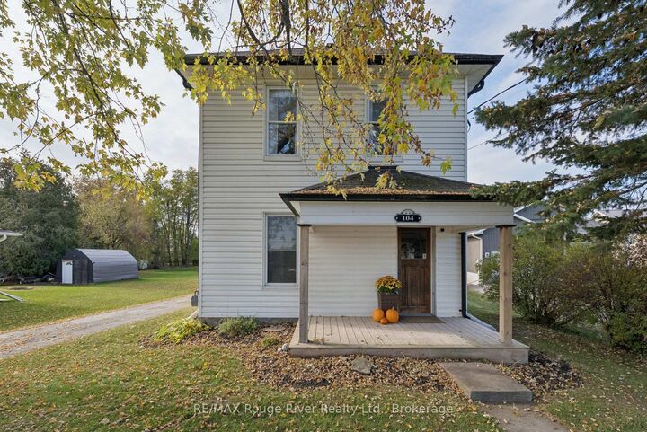 Property Photo:  104 County Road 40 N/A  ON K0L 2V0 