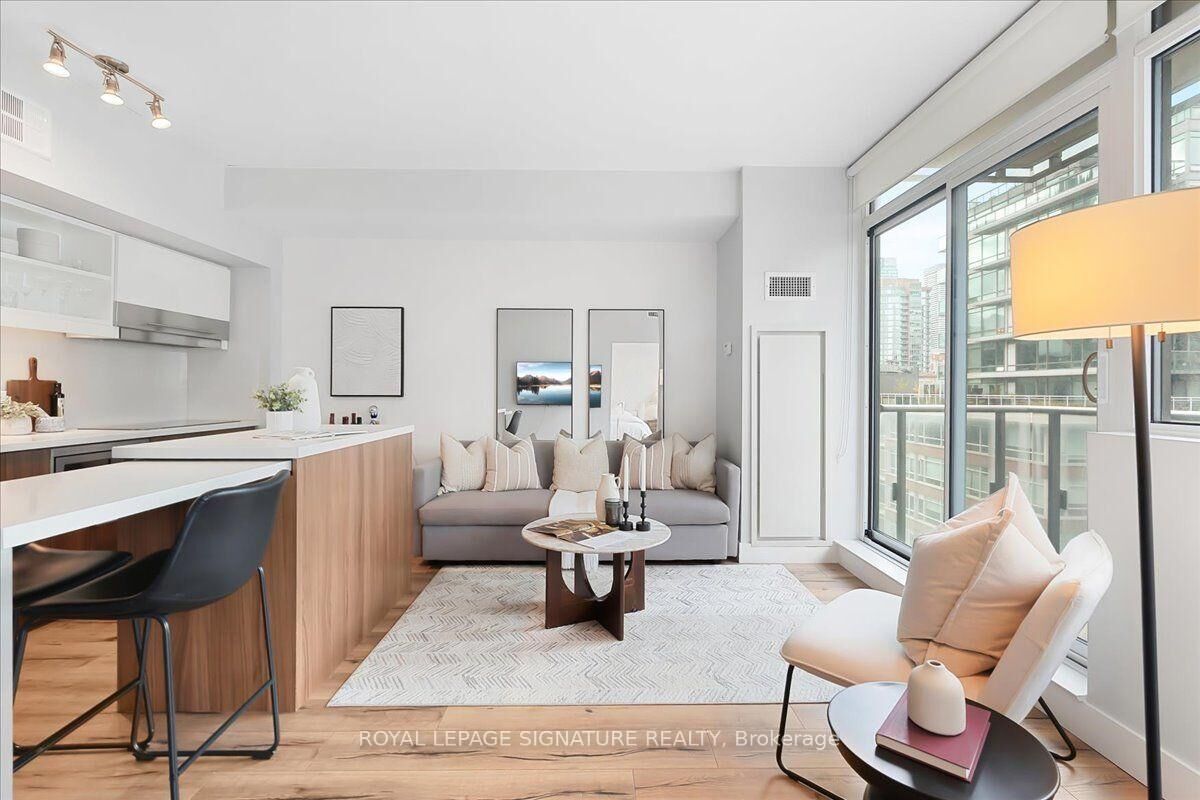 Property Photo:  39 Sherbourne Street 908  ON M5A 0L8 
