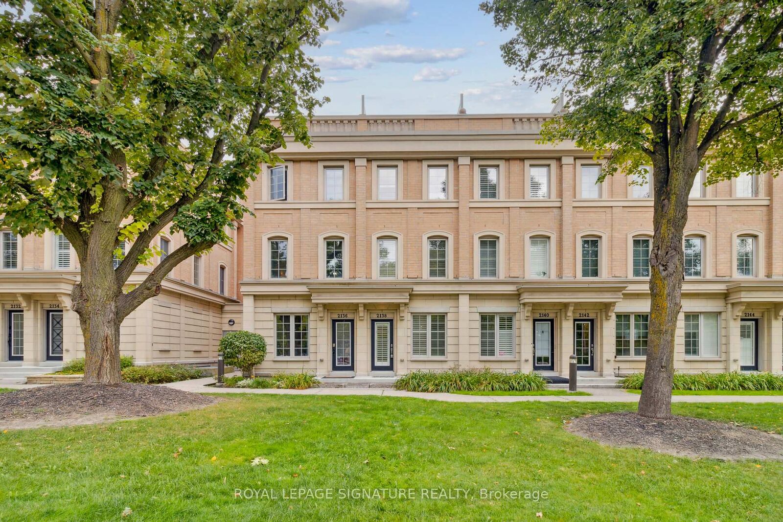 Property Photo:  2138 Bayview Avenue 157  ON M4N 0A4 