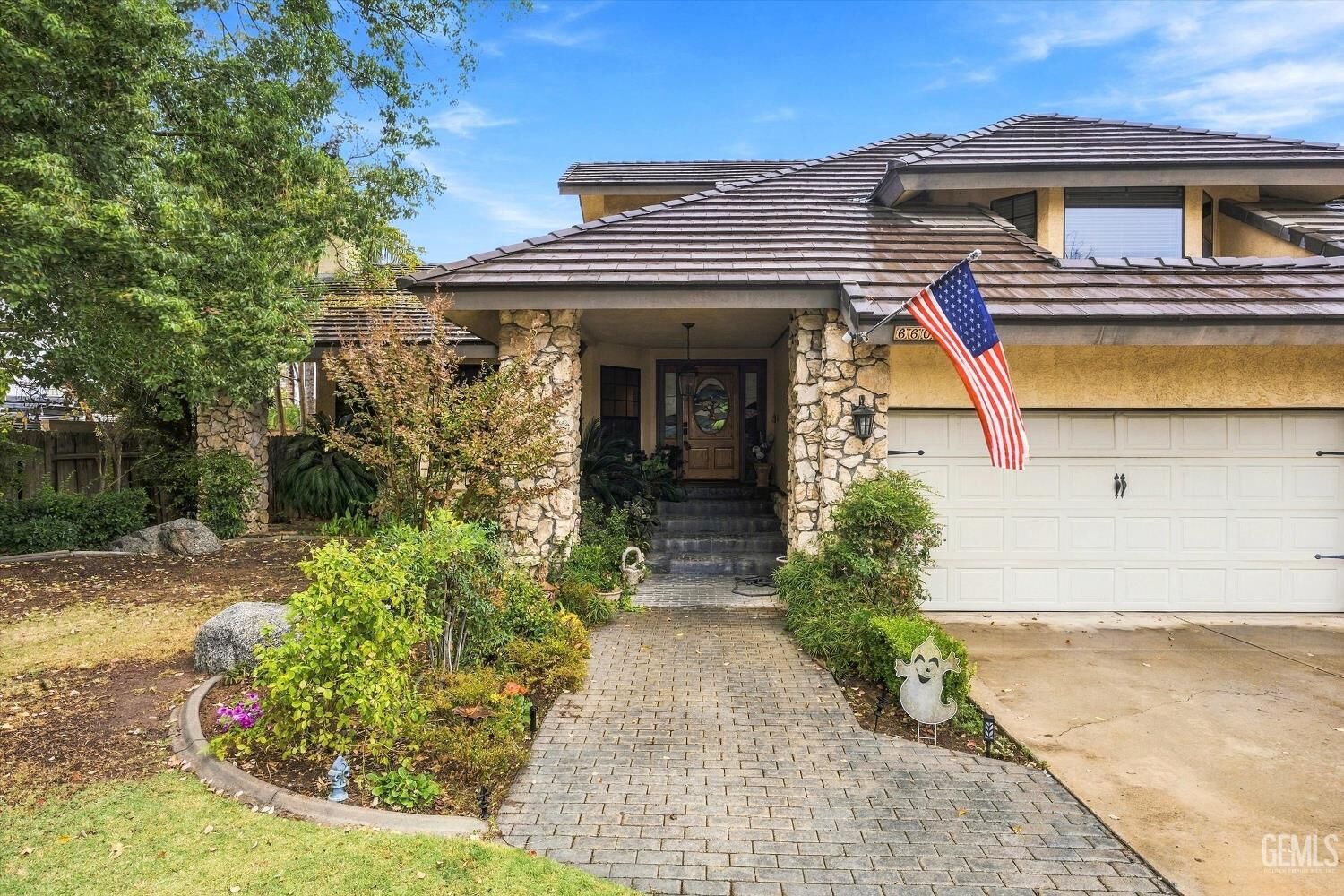 Property Photo: 6600 Audene Way CA 93308