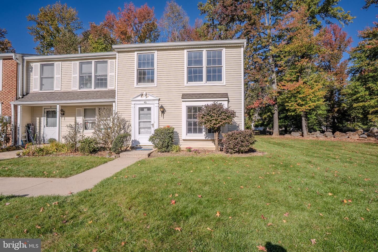 Property Photo:  49 Cottonwood Court  NJ 08852 